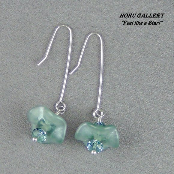 NWOT Green Wavy Lampwork Glass Earrings w/ Austrian Crystals, Handmade 2.25" - Picture 4 of 5